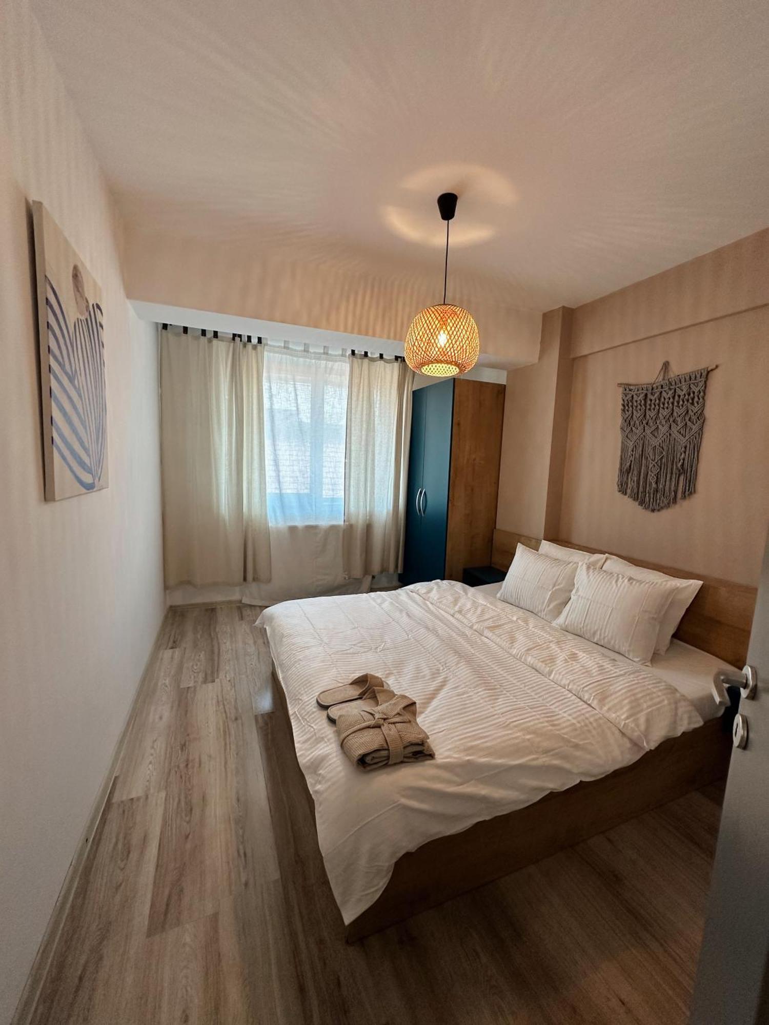 Modern Flat - Apartament Nou Aproape De Spital Si Aeroport Ясси Екстер'єр фото
