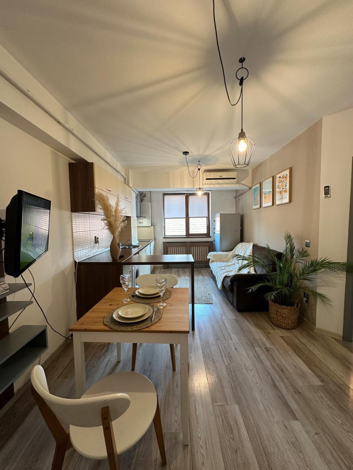 Modern Flat - Apartament Nou Aproape De Spital Si Aeroport Ясси Екстер'єр фото