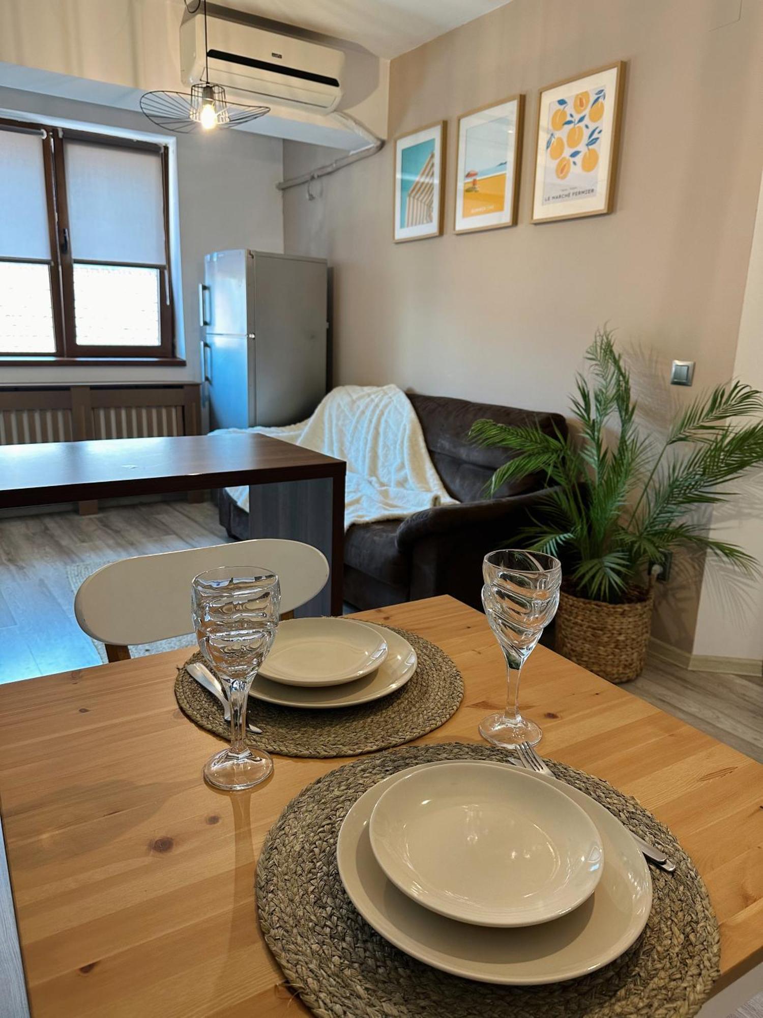 Modern Flat - Apartament Nou Aproape De Spital Si Aeroport Ясси Екстер'єр фото